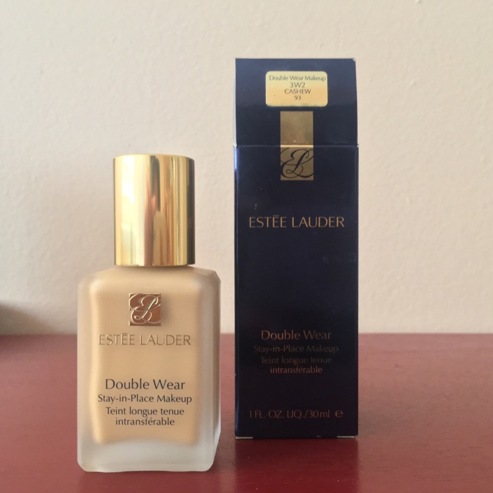 Double Wear Stay in Place Makeup: Cashew